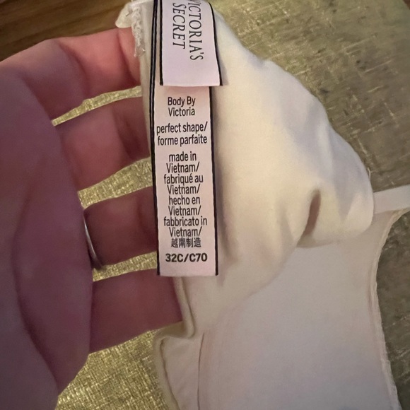 Body by Victoria bra 32C. NWOT - Picture 3 of 4